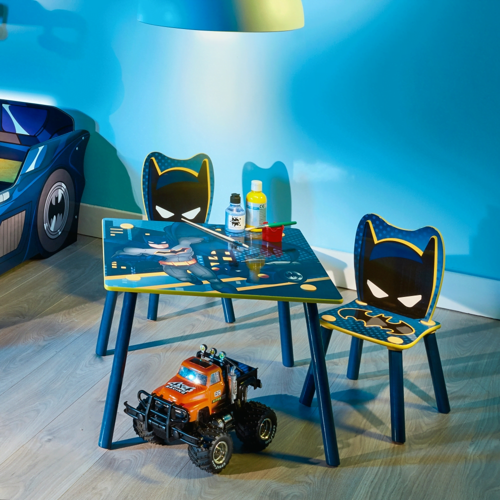 Batman Lastenpöytä + 2 tuolia